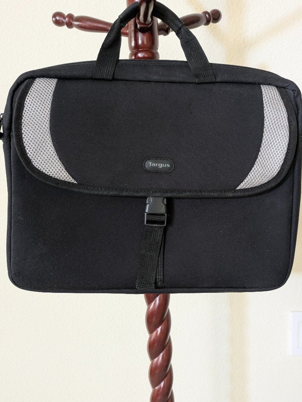 Targus Padded Laptop Briefcase – Black & Grey Mesh Tech Messenger Bag